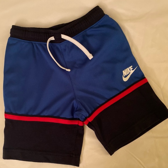 Nike Summer Outfit. - Picture 3 of 8